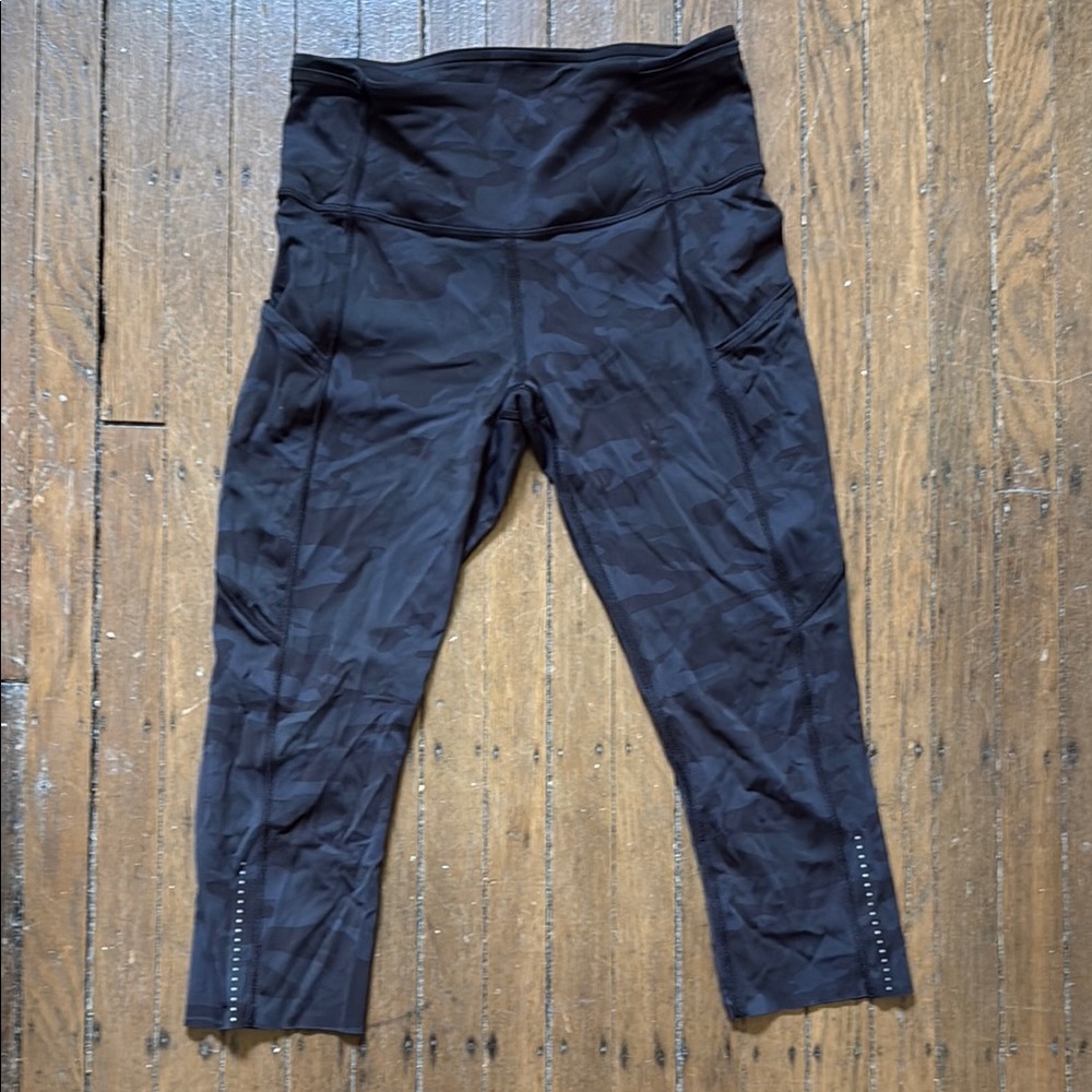 Lululemon black camo 19” fast and free leggings w/ side pockets